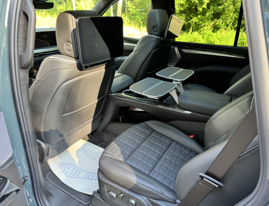 Cadillac Escalade V, 2025 год, 29 000 000 рублей, 37 фотография