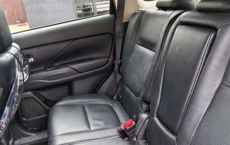 Mitsubishi Outlander III рестайлинг 3, 2017 год, 1 699 000 рублей, 6 фотография