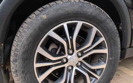 Mitsubishi Outlander III рестайлинг 3, 2017 год, 1 699 000 рублей, 3 фотография