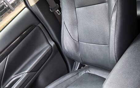 Mitsubishi Outlander III рестайлинг 3, 2017 год, 1 699 000 рублей, 9 фотография