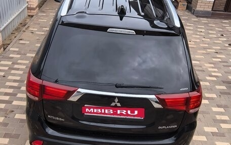 Mitsubishi Outlander III рестайлинг 3, 2017 год, 1 699 000 рублей, 15 фотография