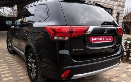 Mitsubishi Outlander III рестайлинг 3, 2017 год, 1 699 000 рублей, 17 фотография