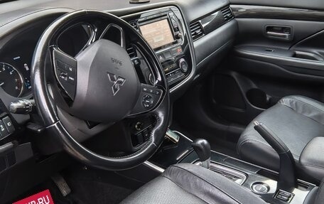 Mitsubishi Outlander III рестайлинг 3, 2017 год, 1 699 000 рублей, 11 фотография