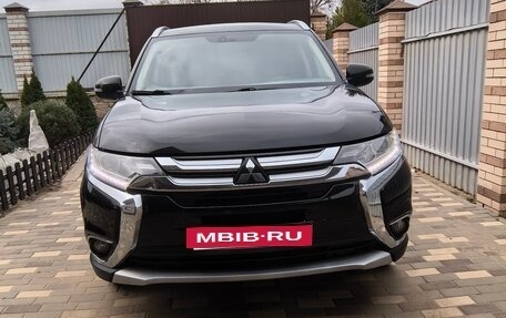 Mitsubishi Outlander III рестайлинг 3, 2017 год, 1 699 000 рублей, 20 фотография