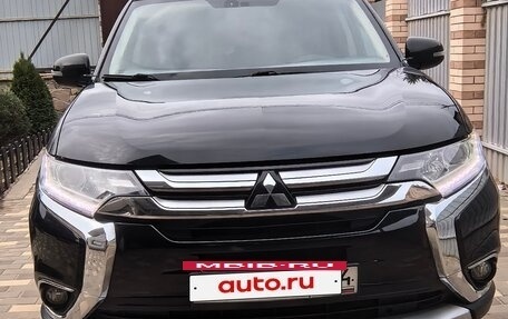 Mitsubishi Outlander III рестайлинг 3, 2017 год, 1 699 000 рублей, 19 фотография