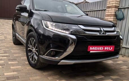 Mitsubishi Outlander III рестайлинг 3, 2017 год, 1 699 000 рублей, 21 фотография