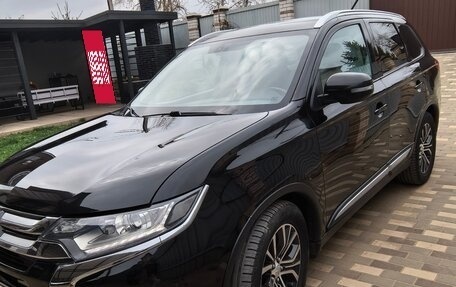 Mitsubishi Outlander III рестайлинг 3, 2017 год, 1 699 000 рублей, 18 фотография