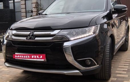 Mitsubishi Outlander III рестайлинг 3, 2017 год, 1 699 000 рублей, 22 фотография