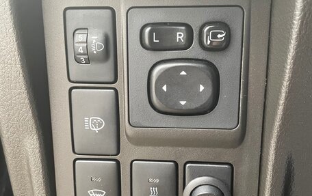 Toyota Land Cruiser Prado 150 рестайлинг 2, 2011 год, 2 099 000 рублей, 14 фотография