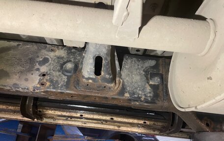 Toyota Land Cruiser Prado 150 рестайлинг 2, 2011 год, 2 099 000 рублей, 15 фотография