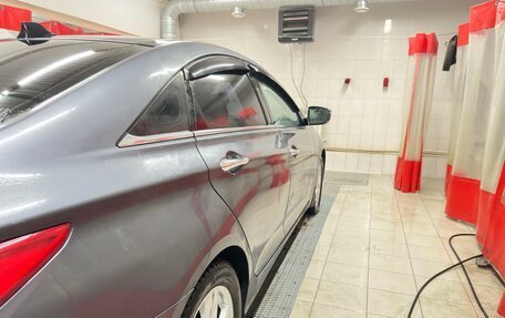 Hyundai Sonata VI, 2011 год, 900 000 рублей, 22 фотография