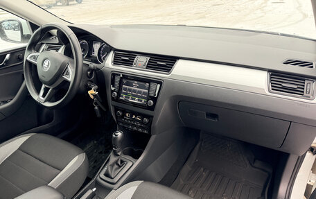 Skoda Rapid I, 2017 год, 1 375 000 рублей, 9 фотография