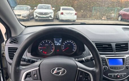 Hyundai Solaris II рестайлинг, 2014 год, 1 000 000 рублей, 2 фотография