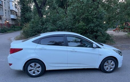 Hyundai Solaris II рестайлинг, 2015 год, 900 000 рублей, 4 фотография