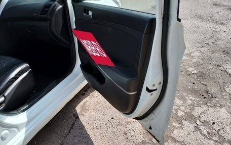 Hyundai Solaris II рестайлинг, 2015 год, 900 000 рублей, 8 фотография