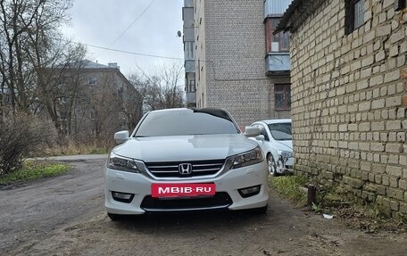 Honda Accord IX рестайлинг, 2013 год, 1 670 000 рублей, 2 фотография