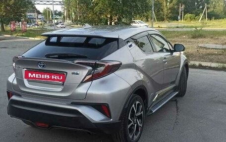 Toyota C-HR I рестайлинг, 2017 год, 2 500 000 рублей, 4 фотография