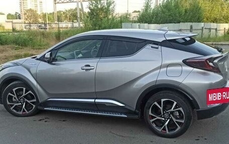 Toyota C-HR I рестайлинг, 2017 год, 2 500 000 рублей, 3 фотография