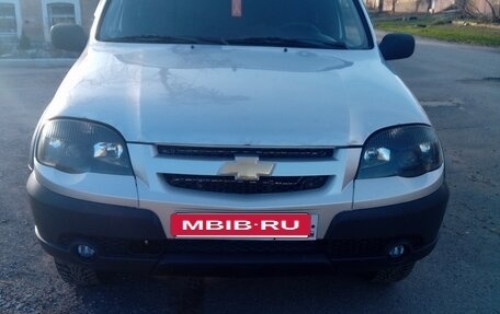 Chevrolet Niva I рестайлинг, 2009 год, 475 000 рублей, 2 фотография