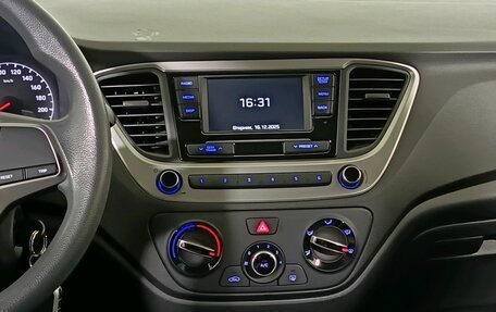 Hyundai Solaris II рестайлинг, 2017 год, 987 000 рублей, 15 фотография