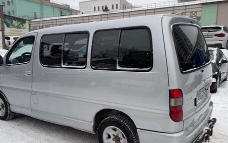 Toyota HiAce, 2004 год, 695 000 рублей, 5 фотография