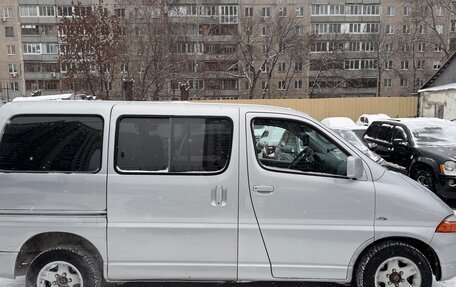 Toyota HiAce, 2004 год, 695 000 рублей, 8 фотография