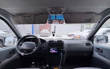 Toyota HiAce, 2004 год, 695 000 рублей, 14 фотография