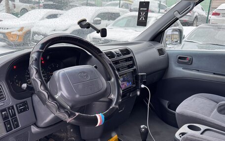 Toyota HiAce, 2004 год, 695 000 рублей, 11 фотография