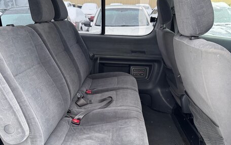 Toyota HiAce, 2004 год, 695 000 рублей, 19 фотография