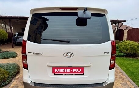 Hyundai Grand Starex Grand Starex I рестайлинг 2, 2019 год, 3 850 000 рублей, 5 фотография