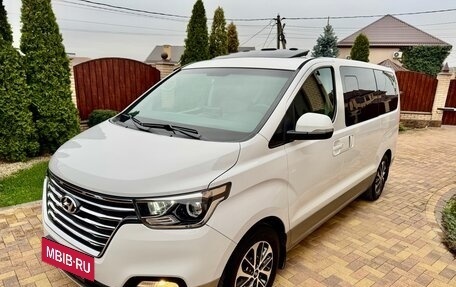 Hyundai Grand Starex Grand Starex I рестайлинг 2, 2019 год, 3 850 000 рублей, 9 фотография