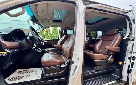 Hyundai Grand Starex Grand Starex I рестайлинг 2, 2019 год, 3 850 000 рублей, 19 фотография