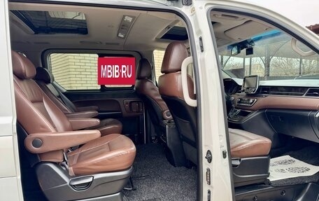 Hyundai Grand Starex Grand Starex I рестайлинг 2, 2019 год, 3 850 000 рублей, 13 фотография