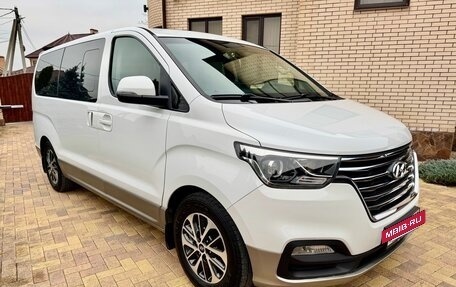 Hyundai Grand Starex Grand Starex I рестайлинг 2, 2019 год, 3 850 000 рублей, 8 фотография