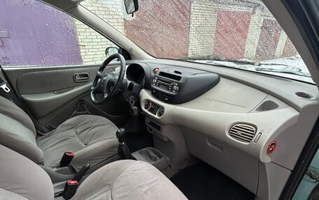 Nissan Almera Tino i, 2001 год, 310 000 рублей, 9 фотография