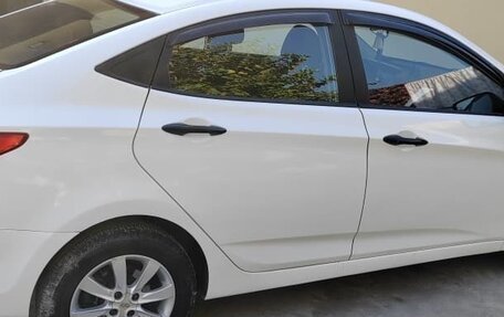 Hyundai Solaris II рестайлинг, 2012 год, 700 000 рублей, 2 фотография