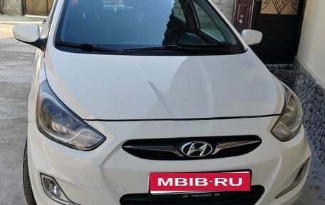 Hyundai Solaris II рестайлинг, 2012 год, 700 000 рублей, 4 фотография