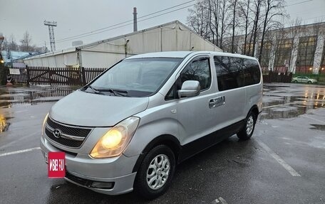 Hyundai Grand Starex Grand Starex I рестайлинг 2, 2009 год, 830 000 рублей, 2 фотография