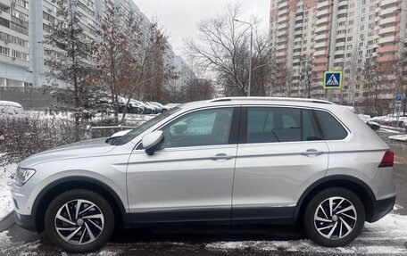 Volkswagen Tiguan II, 2018 год, 2 400 000 рублей, 3 фотография