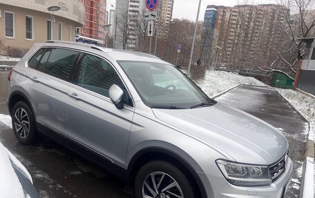 Volkswagen Tiguan II, 2018 год, 2 400 000 рублей, 2 фотография
