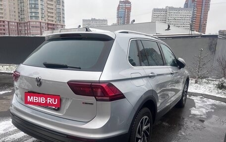 Volkswagen Tiguan II, 2018 год, 2 400 000 рублей, 5 фотография