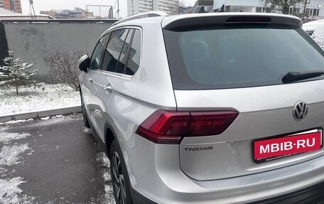 Volkswagen Tiguan II, 2018 год, 2 400 000 рублей, 4 фотография