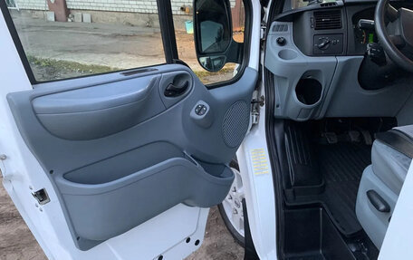 Ford Tourneo Custom I рестайлинг, 2013 год, 2 250 000 рублей, 22 фотография