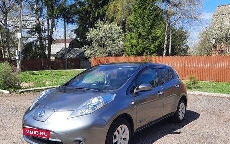 Nissan Leaf I, 2016 год, 700 000 рублей, 2 фотография
