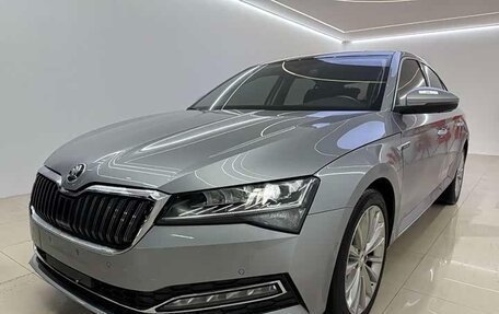 Skoda Superb III рестайлинг, 2021 год, 2 280 000 рублей, 3 фотография