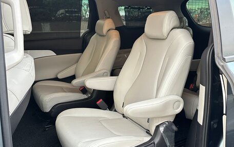 KIA Carnival, 2021 год, 5 450 000 рублей, 17 фотография