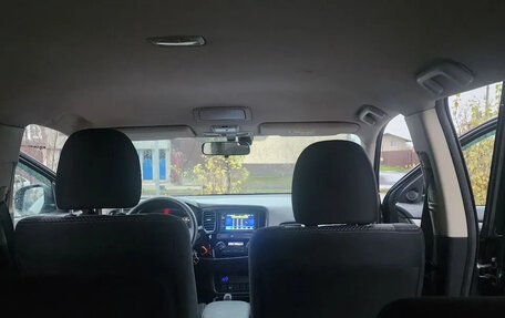 Mitsubishi Outlander III рестайлинг 3, 2018 год, 1 850 000 рублей, 5 фотография