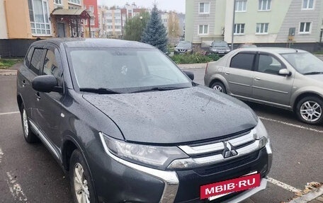 Mitsubishi Outlander III рестайлинг 3, 2018 год, 1 850 000 рублей, 2 фотография