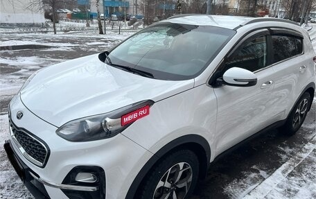 KIA Sportage IV рестайлинг, 2018 год, 1 850 000 рублей, 2 фотография