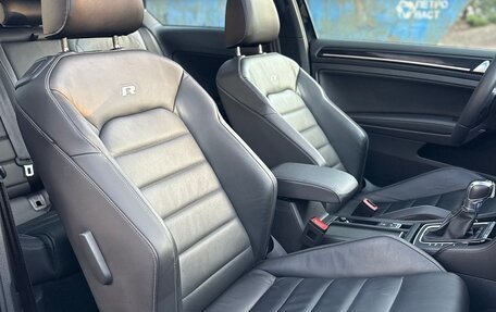 Volkswagen Golf R VII, 2016 год, 3 800 000 рублей, 24 фотография